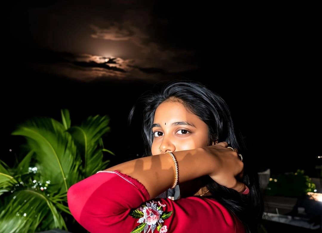 Jayani Bai under moonlight, portrait shot